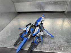 585916 B