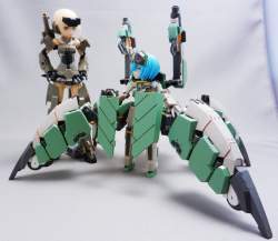 236082 B