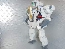 2412938 B