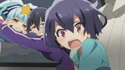 412293 B